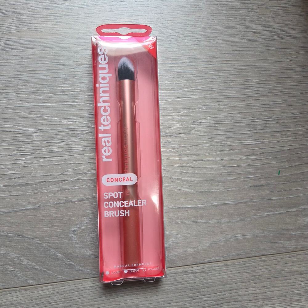 Real techniques spot concealer brush
